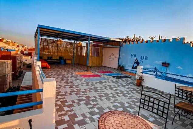 Privates Doppelzimmer mit eigenem Bad im The Surfer Surfstyle Camp, Tamraght, Marokko – Foto 4