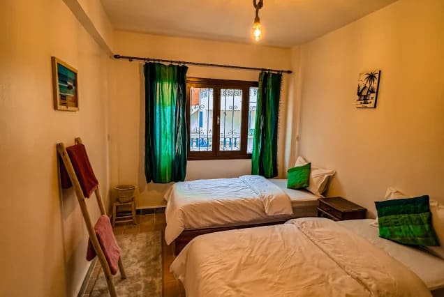Shared Room - Image 5